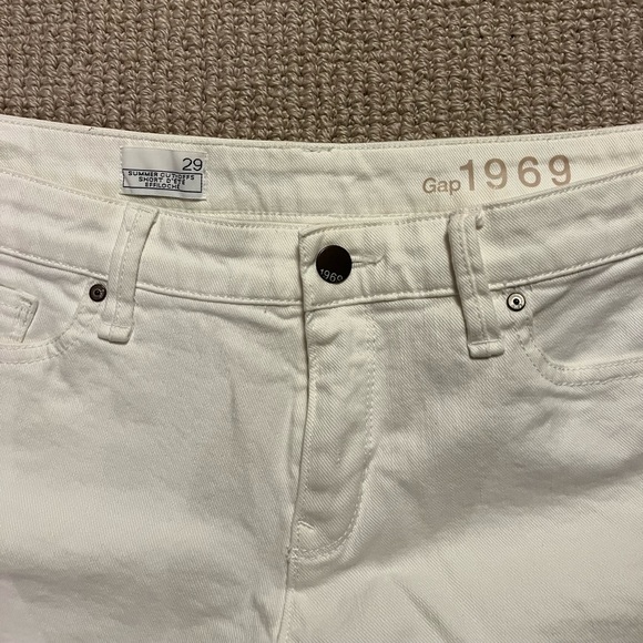 GAP Denim Short in White - Picture 3 of 3